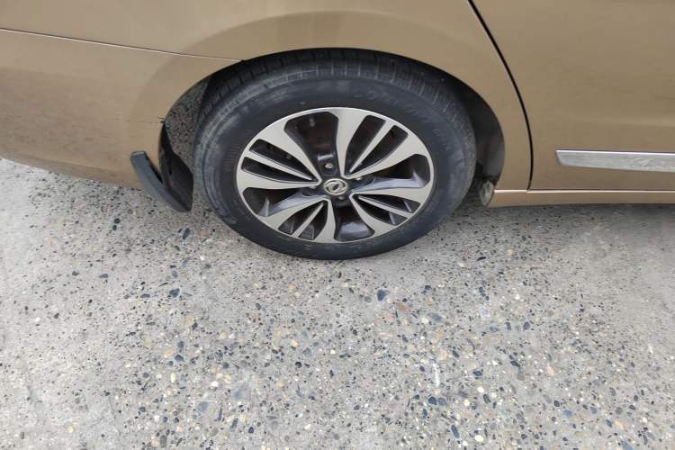 Used Dongfeng Aeolus A60 2016 1.5L Manual Luxury Version Right Rear Wheel Hub