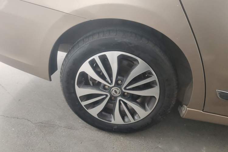 Used Dongfeng Aeolus A60 2016 1.5L Automatic Luxury Version Right Rear Wheel Hub
