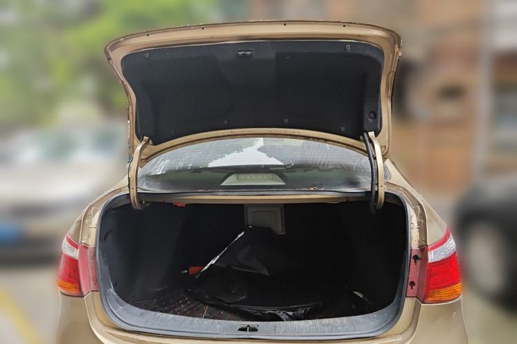 Used Dongfeng Aeolus A60 2016 1.6L Automatic Luxury Model Trunk