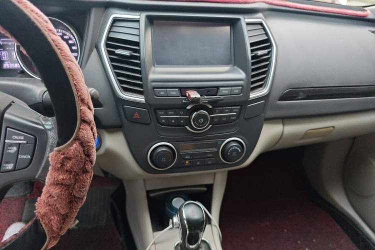 Used Dongfeng Aeolus A60 2018 1.6L DCT Prestige PLUS Audio And AC Panel