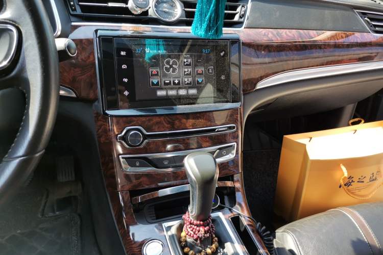 Used Dongfeng Aeolus A9 2016 1.8T Luxury Model Audio And AC Panel