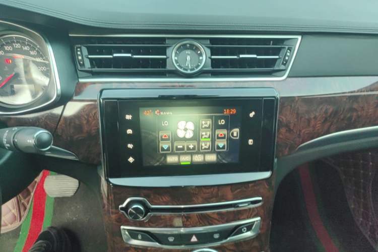 Used Dongfeng Aeolus A9 2016 1.8T Luxury Model Audio And AC Panel