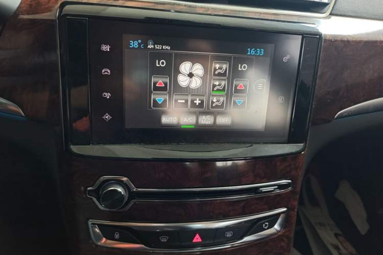 Used Dongfeng Aeolus A9 2016 1.8T Luxury Model Audio And AC Panel