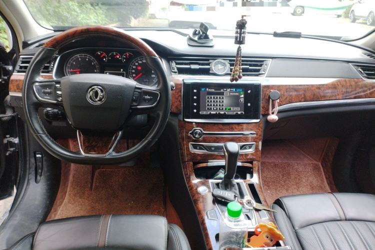Used Dongfeng Aeolus A9 2016 1.8T Luxury Model Center Console
