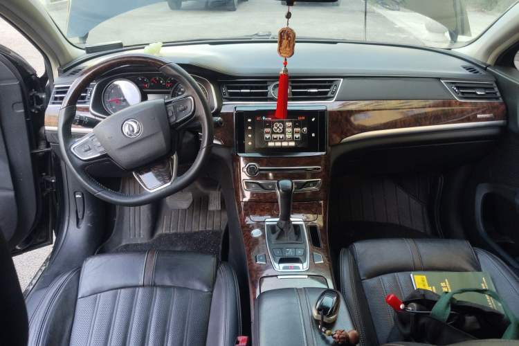 Used Dongfeng Aeolus A9 2016 1.8T Luxury Model Center Console