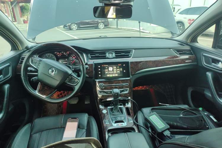 Used Dongfeng Aeolus A9 2016 1.8T Luxury Model Center Console