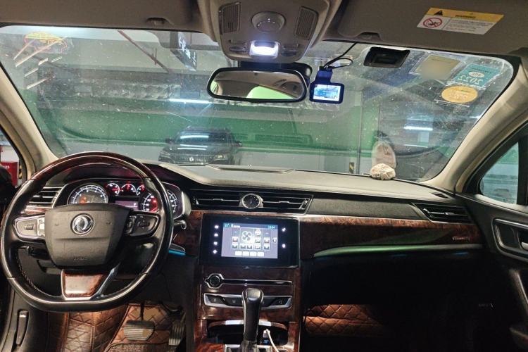 Used Dongfeng Aeolus A9 2016 1.8T Luxury Model Center Console