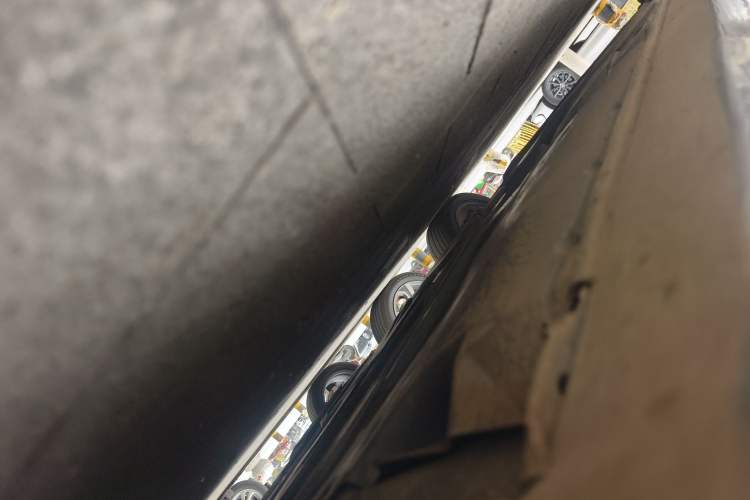 Used Dongfeng Aeolus A9 2016 1.8T Luxury Model Chassis Front Right
