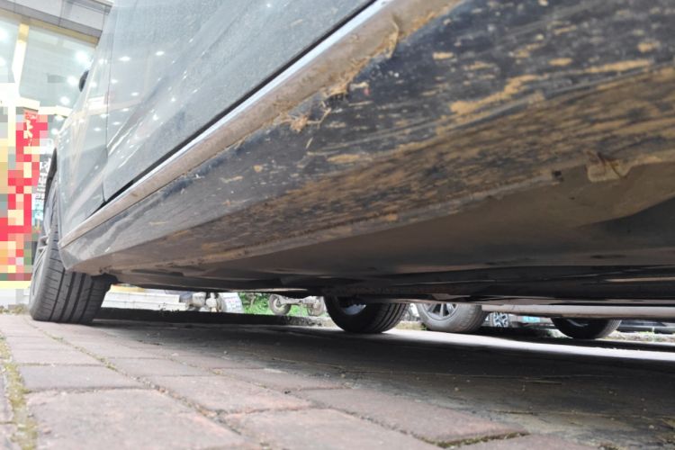 Used Dongfeng Aeolus A9 2016 1.8T Flagship Model Chassis Front Right