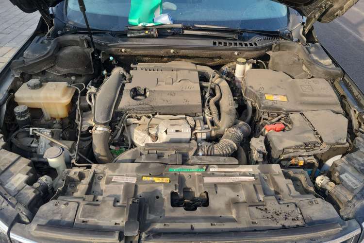 Used Dongfeng Aeolus A9 2016 1.8T Luxury Model Engine Bay