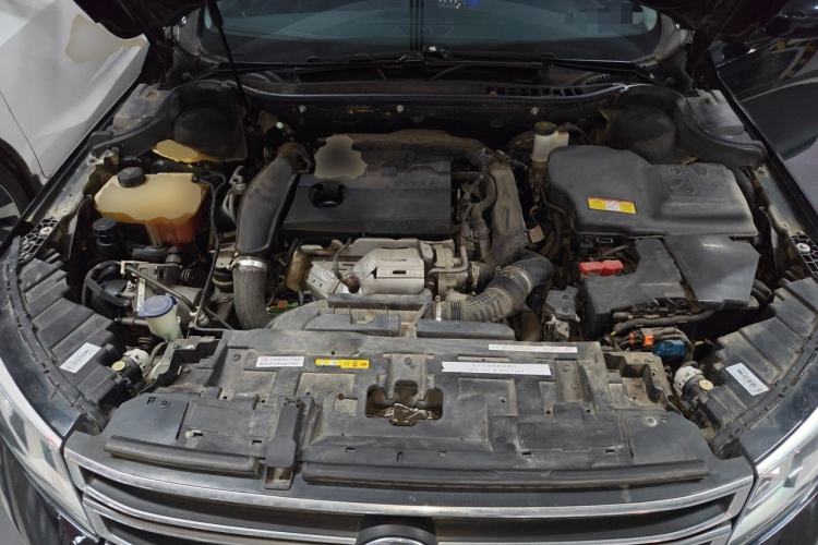 Used Dongfeng Aeolus A9 2016 1.8T Luxury Model Engine Bay