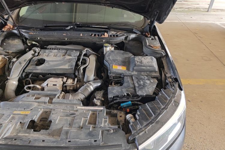 Used Dongfeng Aeolus A9 2016 1.8T Luxury Model Engine Bay Left