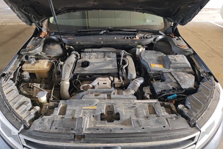 Used Dongfeng Aeolus A9 2016 1.8T Luxury Model Engine Bay