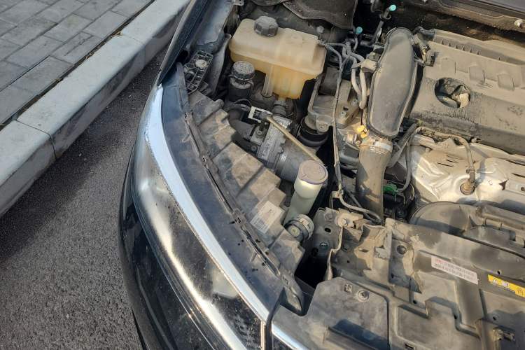 Used Dongfeng Aeolus A9 2016 1.8T Luxury Model Engine Bay Right