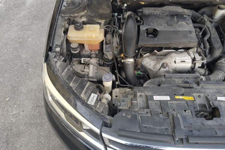 Used Dongfeng Aeolus A9 2016 1.8T Luxury Model Engine Bay Right