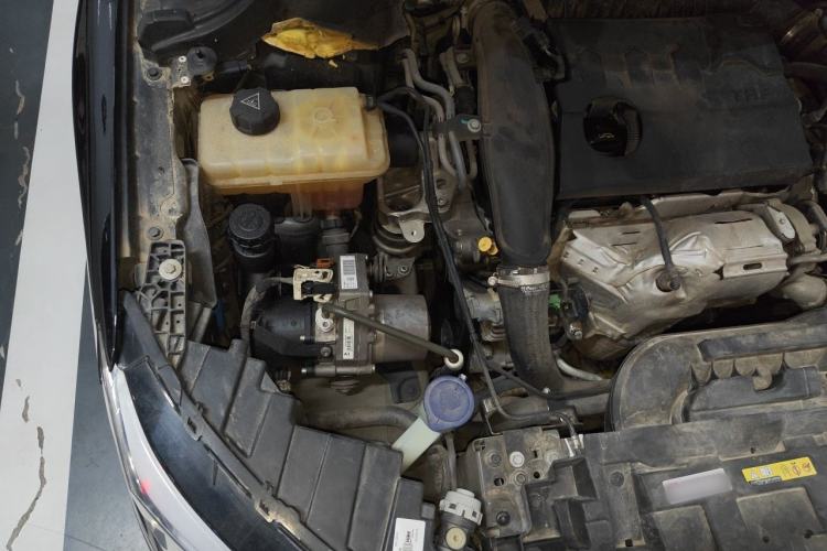 Used Dongfeng Aeolus A9 2016 1.8T Luxury Model Engine Bay Right