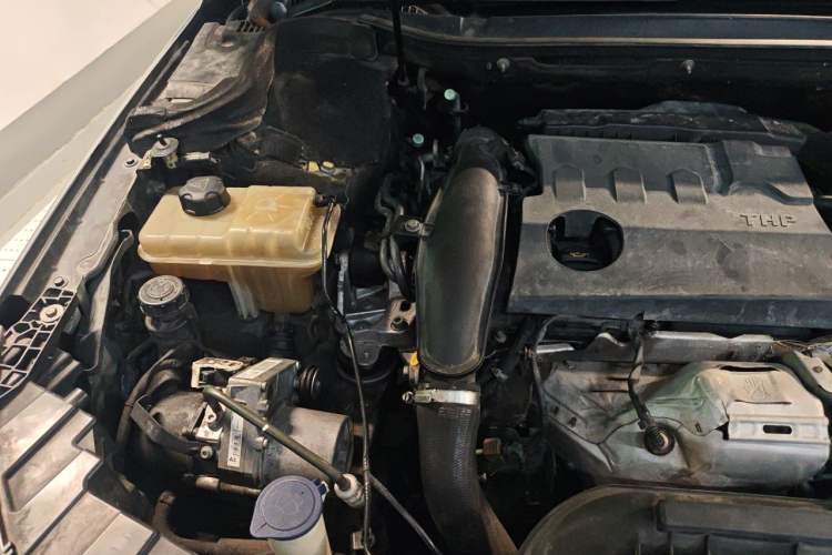 Used Dongfeng Aeolus A9 2016 1.8T Luxury Model Engine Bay Right
