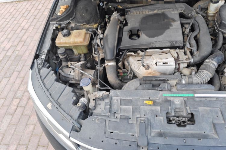 Used Dongfeng Aeolus A9 2016 1.8T Flagship Model Engine Bay Right