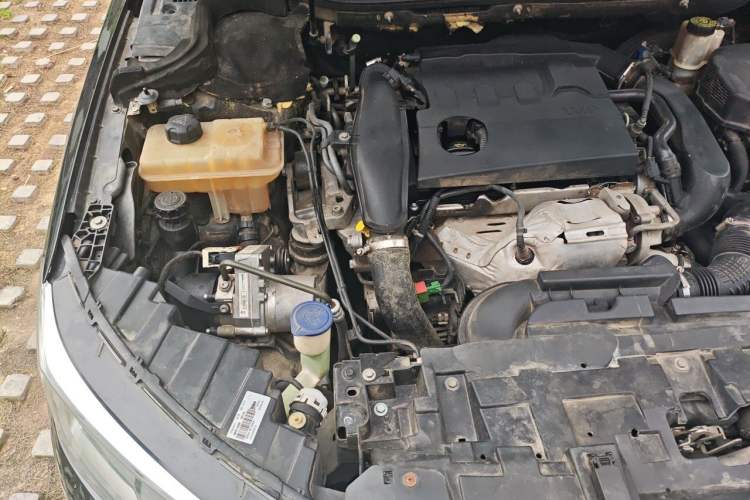 Used Dongfeng Aeolus A9 2016 1.8T Luxury Model Engine Bay Right