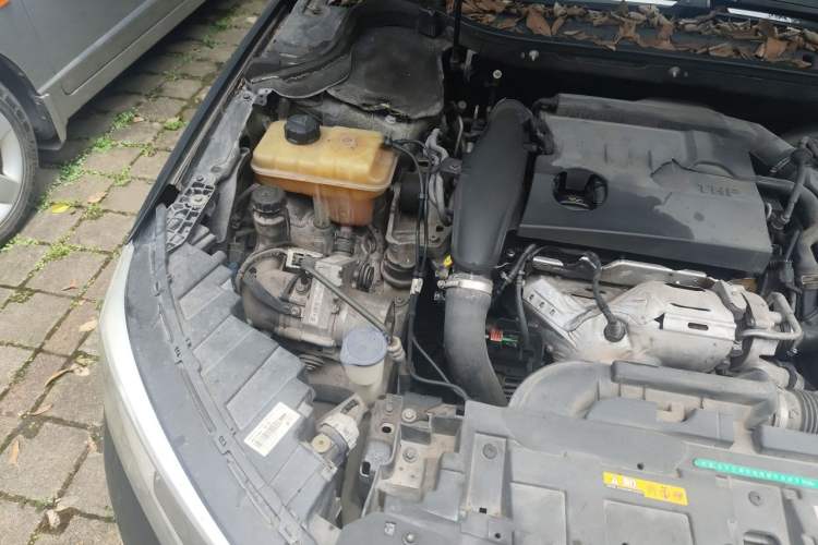 Used Dongfeng Aeolus A9 2016 1.8T Luxury Model Engine Bay Right