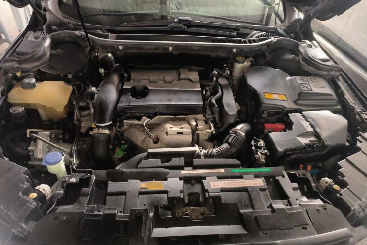Used Dongfeng Aeolus A9 2016 1.8T Luxury Model Engine Bay