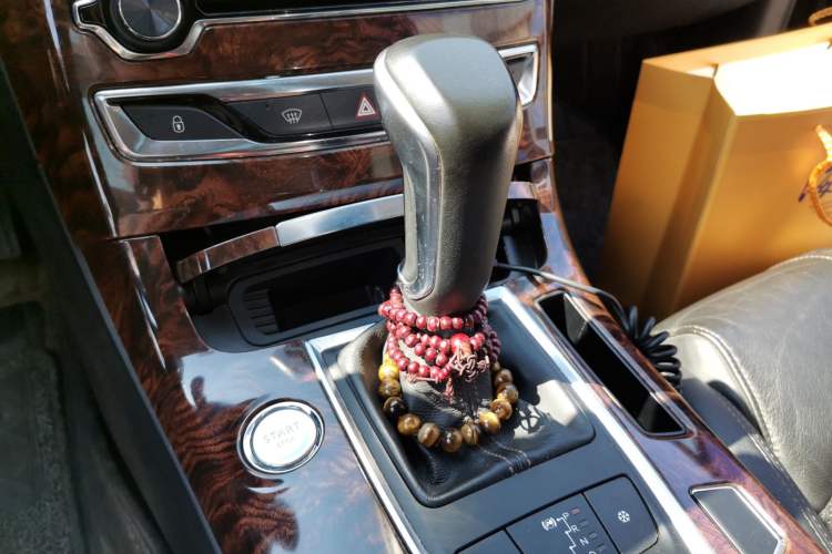 Used Dongfeng Aeolus A9 2016 1.8T Luxury Model Gear Lever