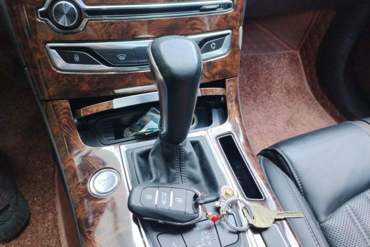 Used Dongfeng Aeolus A9 2016 1.8T Luxury Model Gear Lever