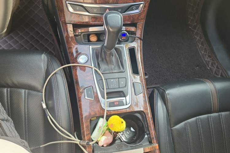 Used Dongfeng Aeolus A9 2016 1.8T Luxury Model Gear Lever