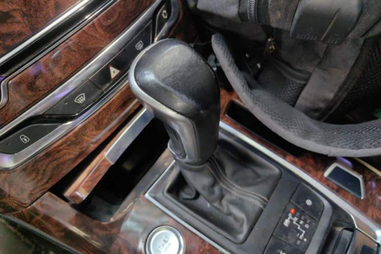 Used Dongfeng Aeolus A9 2016 1.8T Luxury Model Gear Lever
