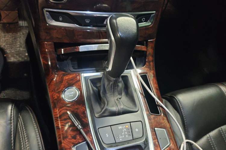 Used Dongfeng Aeolus A9 2016 1.8T Luxury Model Gear Lever