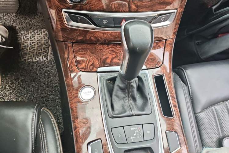 Used Dongfeng Aeolus A9 2016 1.8T Luxury Model Gear Lever