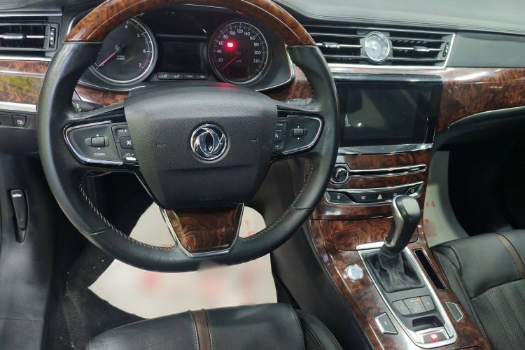 Used Dongfeng Aeolus A9 2016 1.8T Luxury Model Interior 1