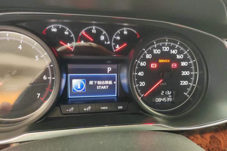 Used Dongfeng Aeolus A9 2016 1.8T Luxury Model Odometer Close Up