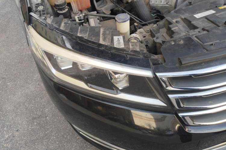 Used Dongfeng Aeolus A9 2016 1.8T Luxury Model Right Front Headlight