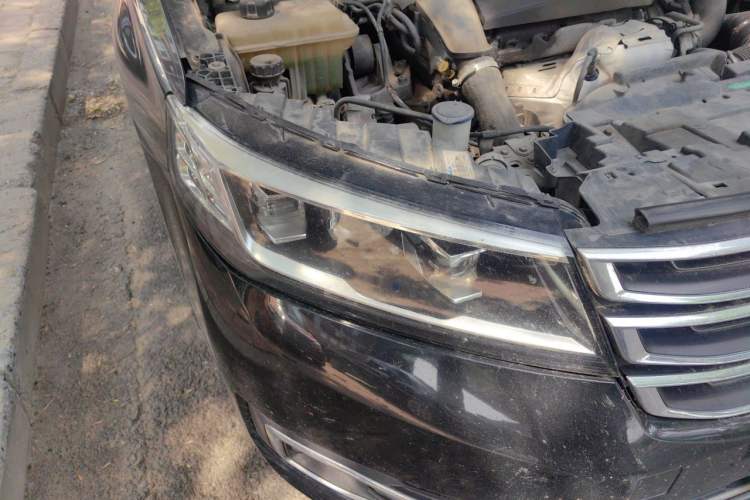 Used Dongfeng Aeolus A9 2016 1.8T Luxury Model Right Front Headlight