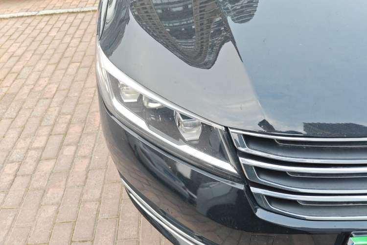 Used Dongfeng Aeolus A9 2016 1.8T Flagship Model Right Front Headlight