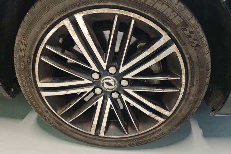 Used Dongfeng Aeolus A9 2016 1.8T Luxury Model Right Front Wheel Hub