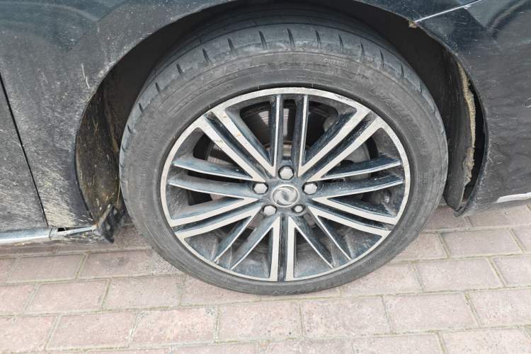 Used Dongfeng Aeolus A9 2016 1.8T Flagship Model Right Front Wheel Hub