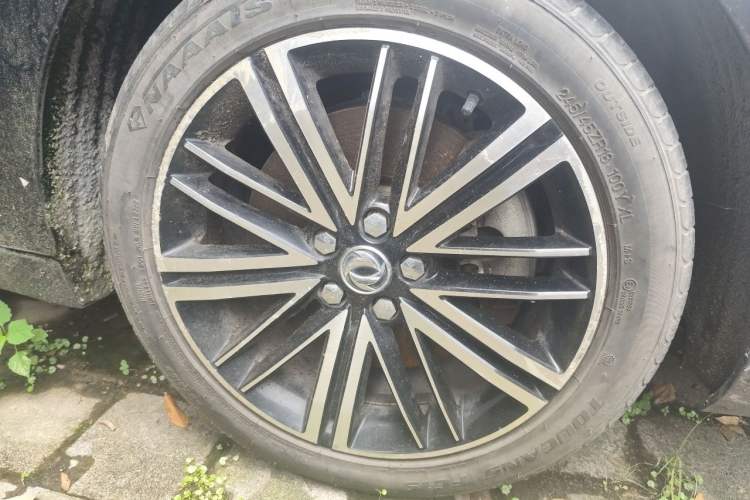 Used Dongfeng Aeolus A9 2016 1.8T Luxury Model Right Front Wheel Hub