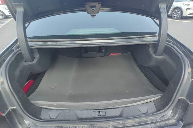 Used Dongfeng Aeolus A9 2016 1.8T Luxury Model Trunk