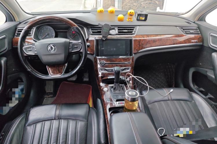Used Dongfeng Aeolus A9 2016 1.8T Luxury Model Center Console