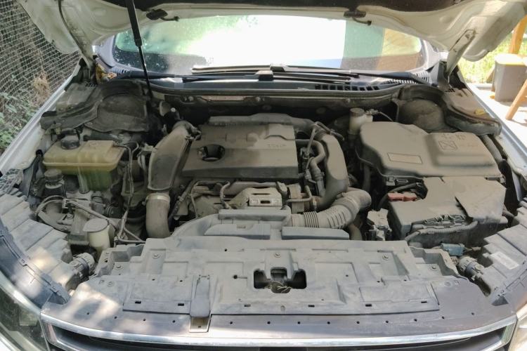 Used Dongfeng Aeolus A9 2016 1.8T Luxury Model Engine Bay