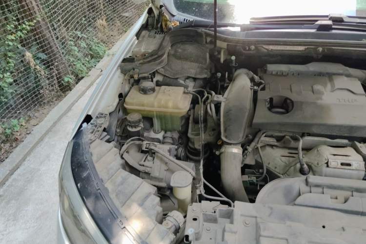 Used Dongfeng Aeolus A9 2016 1.8T Luxury Model Engine Bay Right