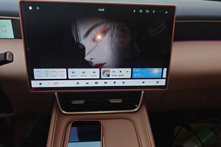 Used Dongfeng Aeolus L8 2025 Model 185KM Dream Edition Audio And AC Panel