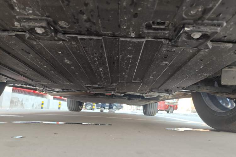 Used Dongfeng Aeolus L8 2025 Model 185KM Dream Edition Chassis Front