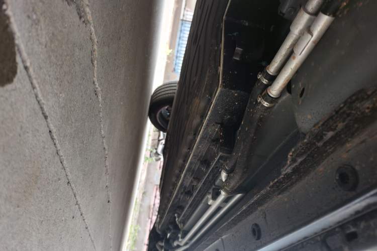 Used Dongfeng Aeolus L8 2025 Model 185KM Dream Edition Chassis Front Left