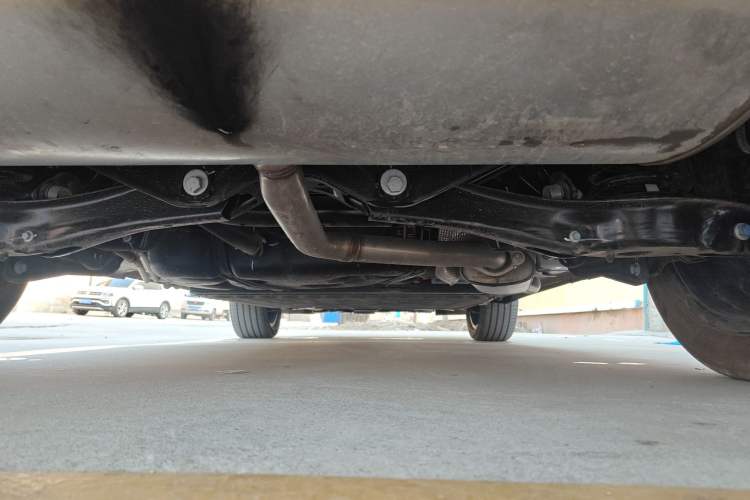 Used Dongfeng Aeolus L8 2025 Model 185KM Dream Edition Chassis Rear