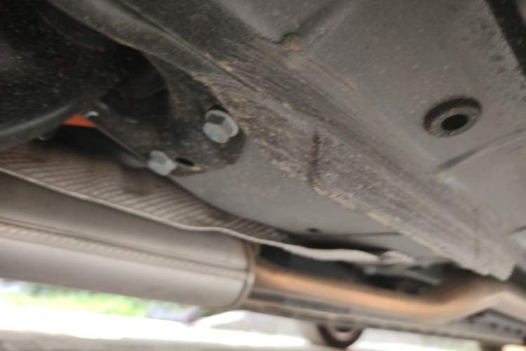Used Dongfeng Aeolus L8 2025 Model 185KM Ideal Edition Chassis Rear Right