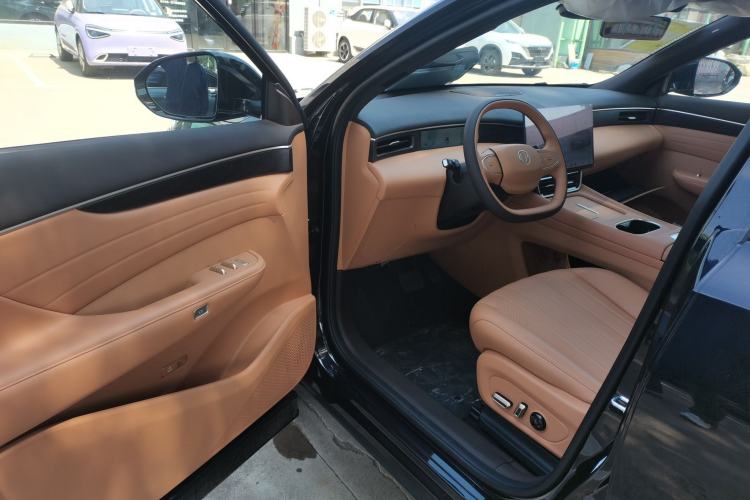 Used Dongfeng Aeolus L8 2025 Model 185KM Dream Edition Driver Seat