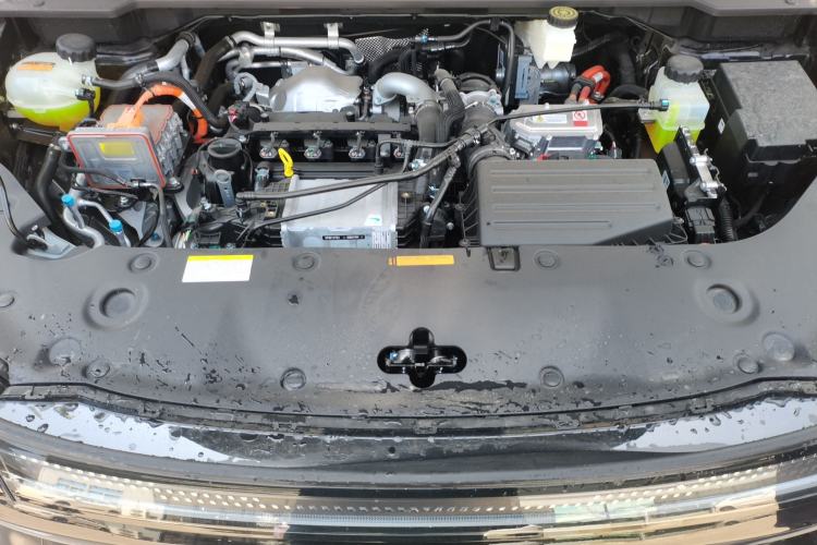 Used Dongfeng Aeolus L8 2025 Model 185KM Dream Edition Engine Bay